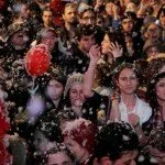50 Bin Kişi Kar Altında Sevgililer Günü’nü Kutladı